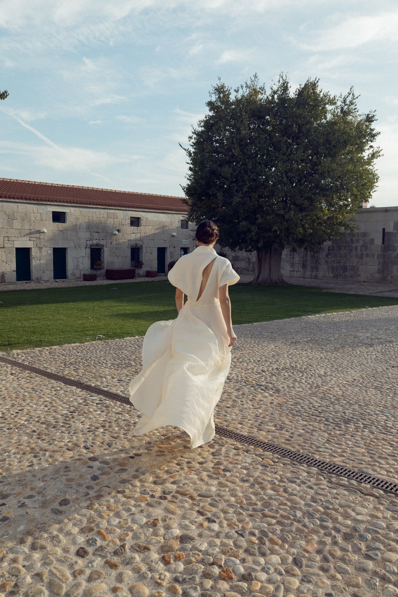 *PLISSE Wedding Dress